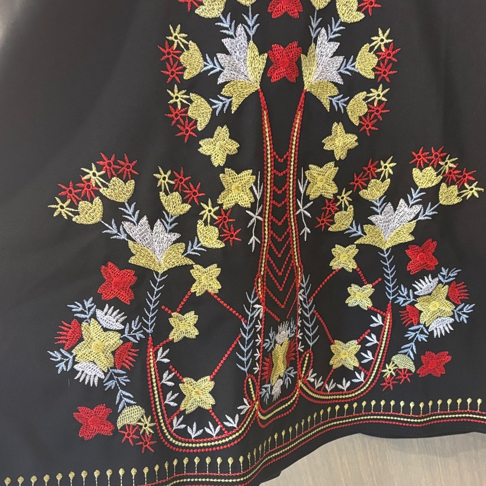 Chic Black Dress with Multicolor Embroidery - Picture 3 of 3